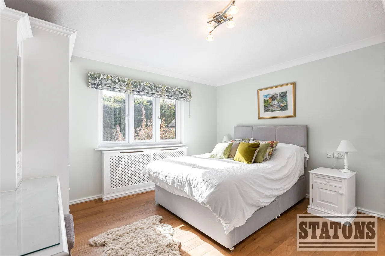 Tolmers Road, Cuffley, EN6, photo 10