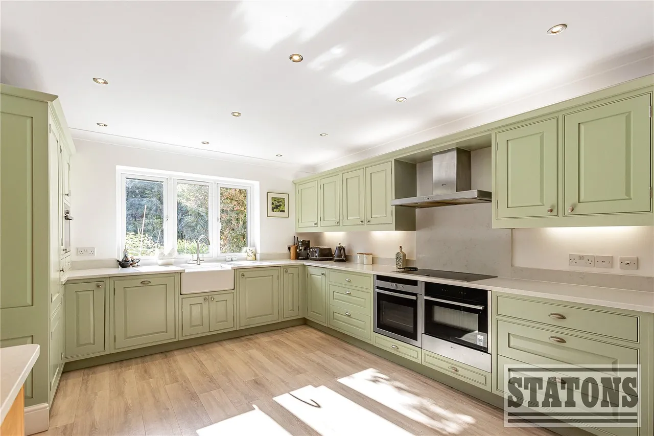 Tolmers Road, Cuffley, EN6, photo 7