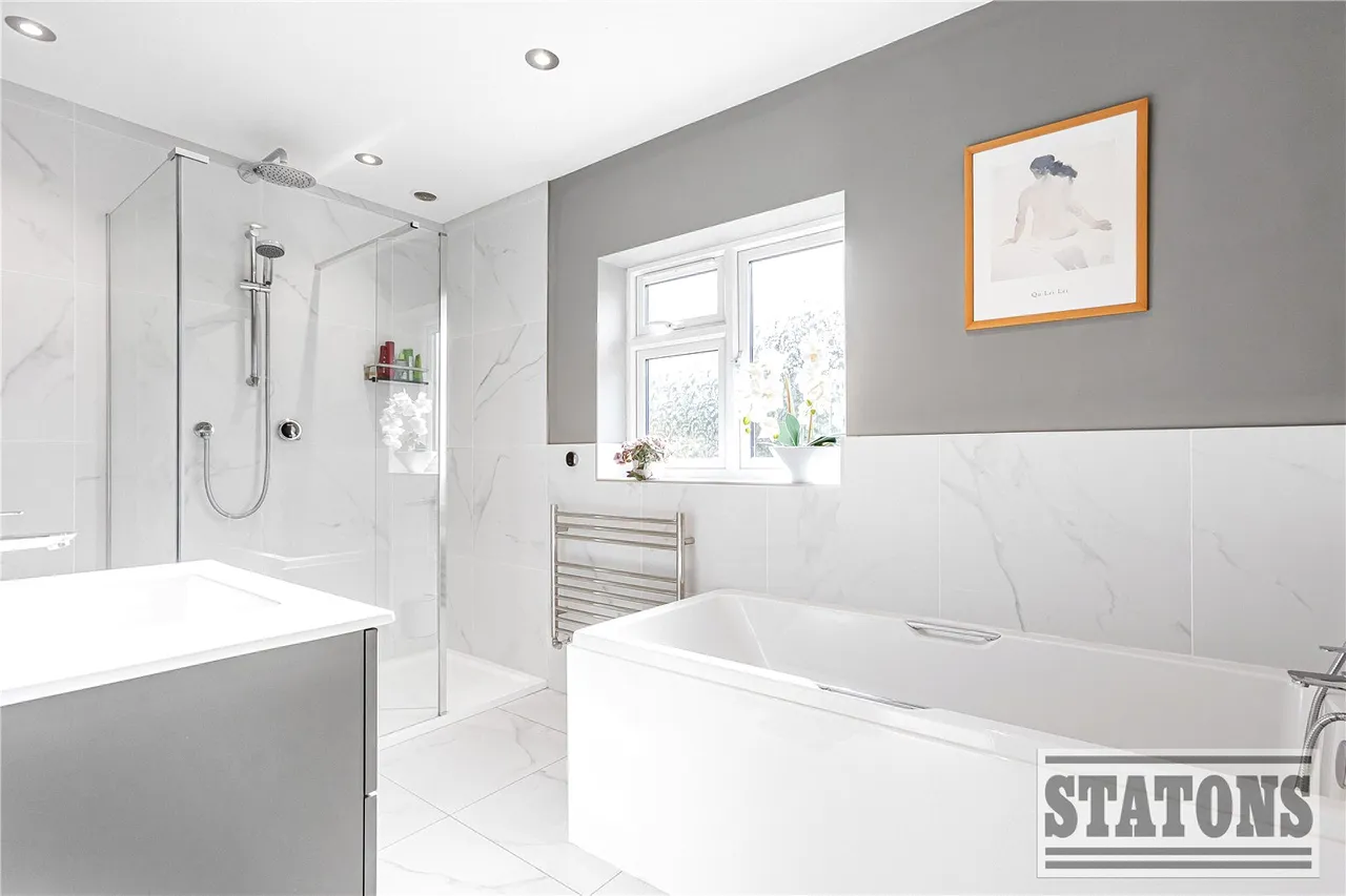Tolmers Road, Cuffley, EN6, photo 12