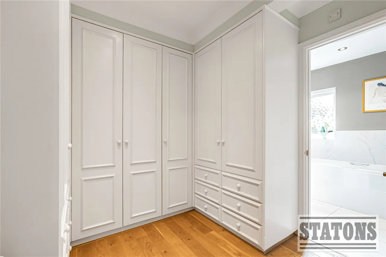 Tolmers Road, Cuffley, EN6, photo 11