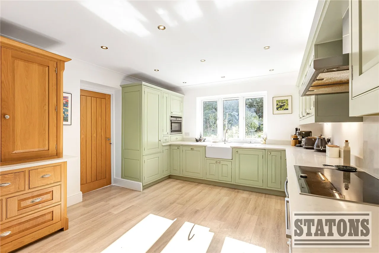 Tolmers Road, Cuffley, EN6, photo 8