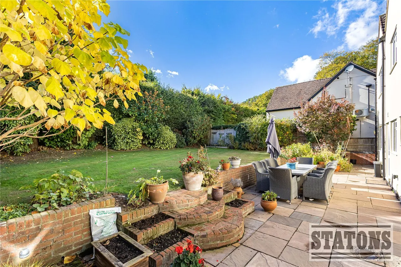 Tolmers Road, Cuffley, EN6, photo 19