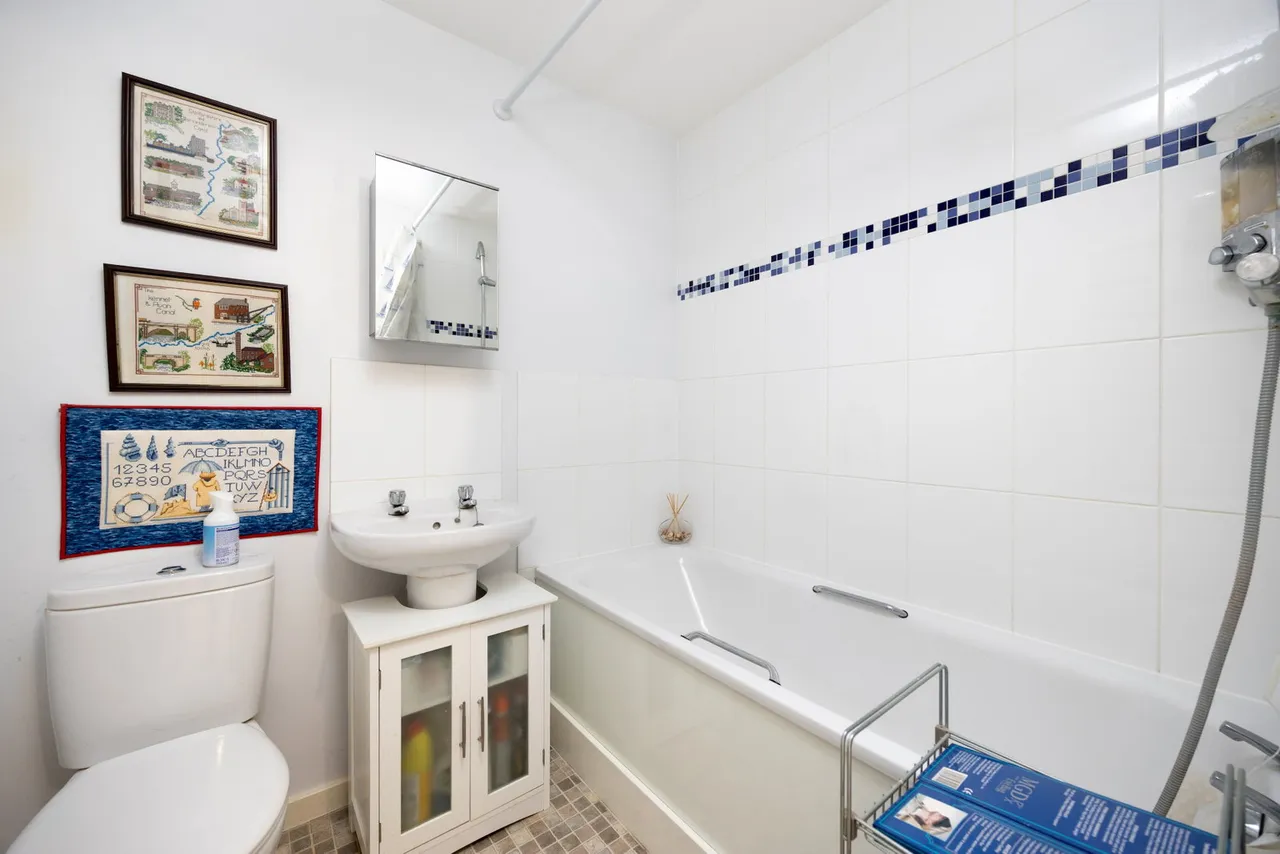 Dowse Road, Devizes, SN10, photo 22