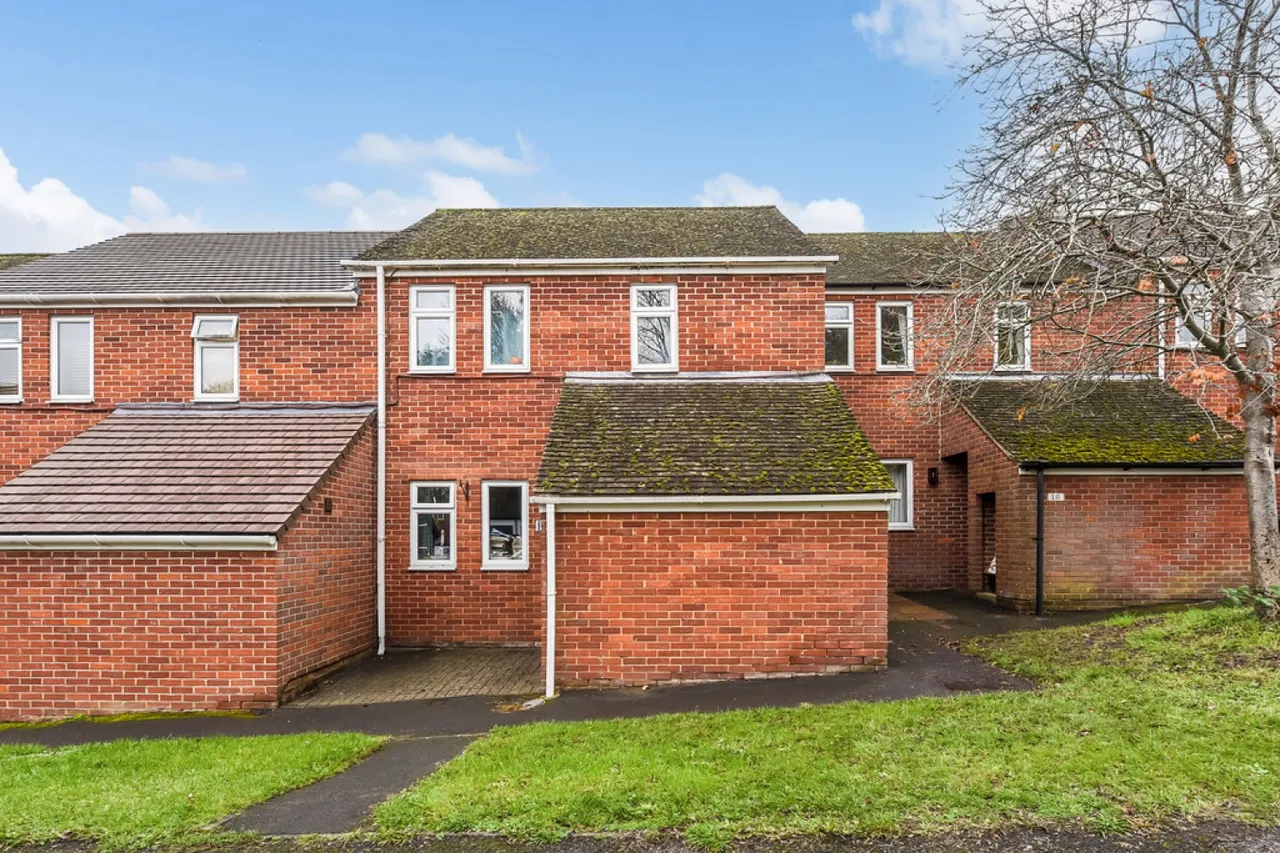 3 bed house for sale — Princes Place, Stanmore, Winchester
