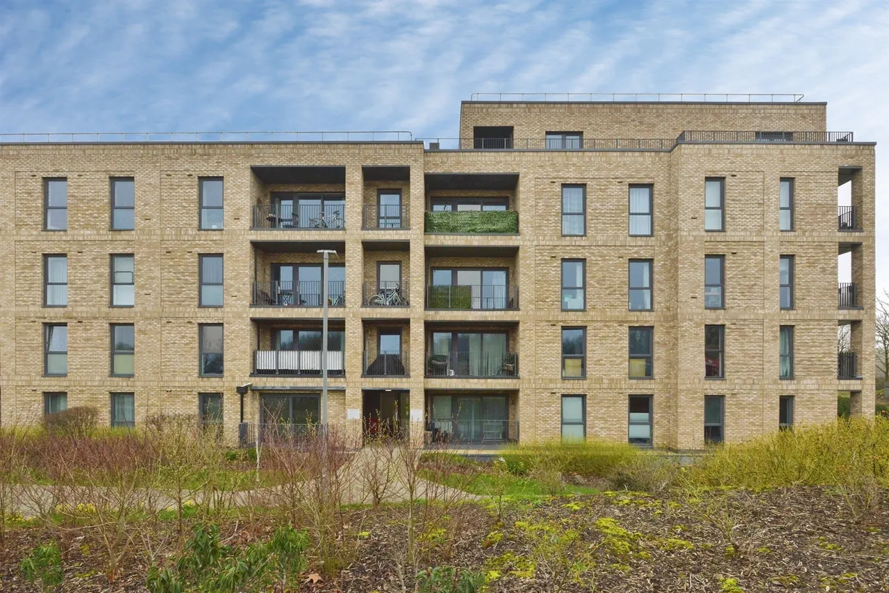 2 bed flat for sale, Canal Street, Campbell Park, MK9