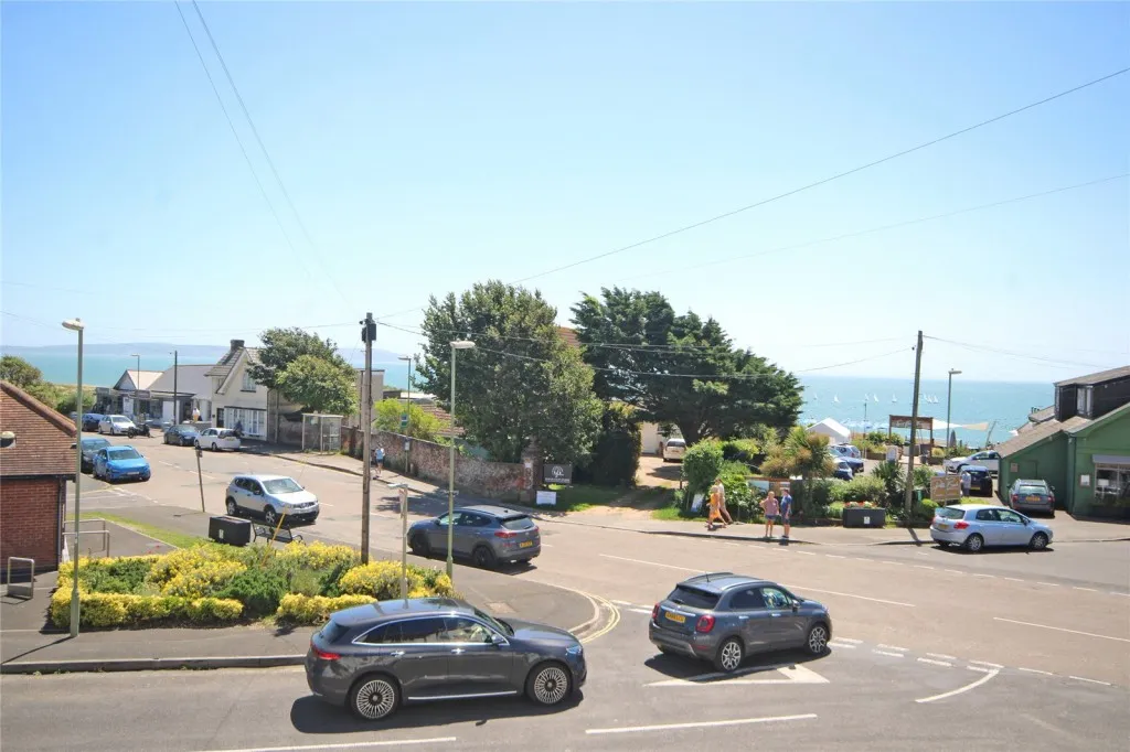Marine Drive, Barton on Sea, photo 9