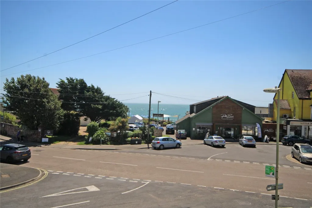 Marine Drive, Barton on Sea, photo 8