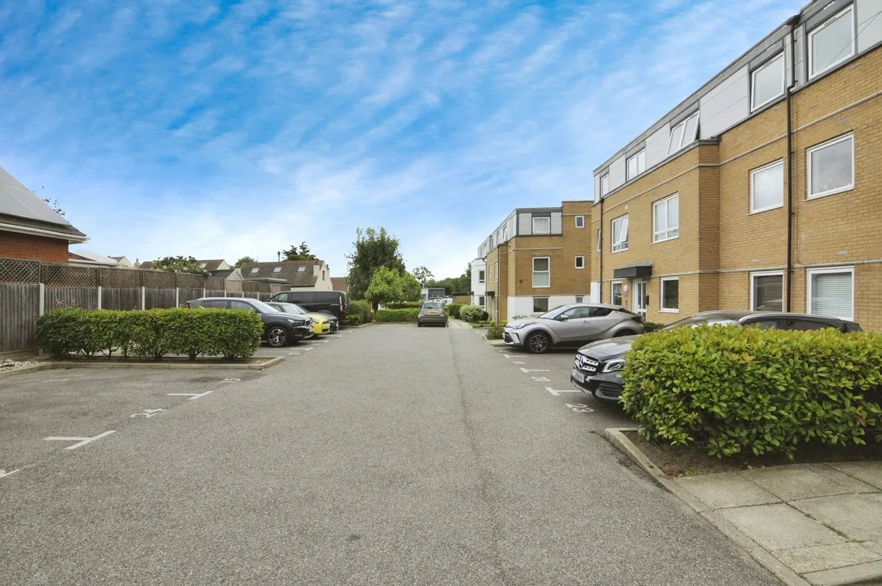 Rayleigh Road, Leigh-on-Sea, Essex, SS9, photo 15