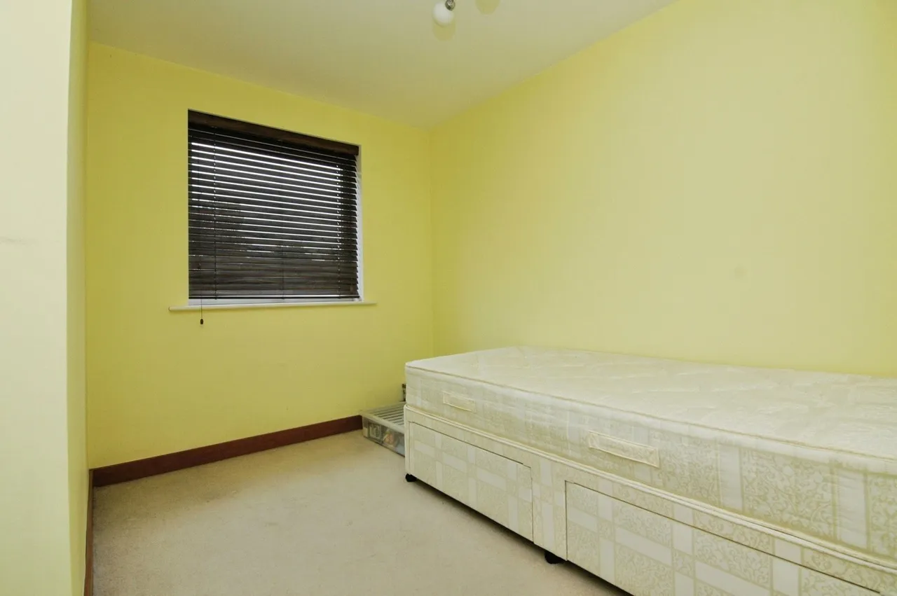 Rayleigh Road, Leigh-on-Sea, Essex, SS9, photo 13