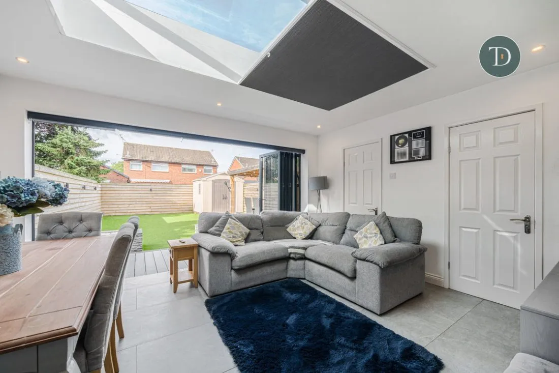 Blackthorne Avenue, Whitby, CH66 2XA, photo 2