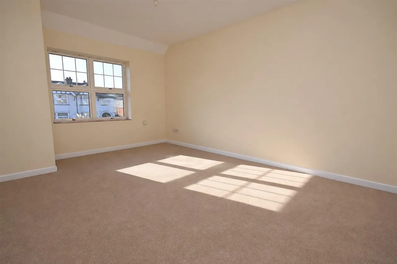 Winchester Road, Basingstoke, photo 5