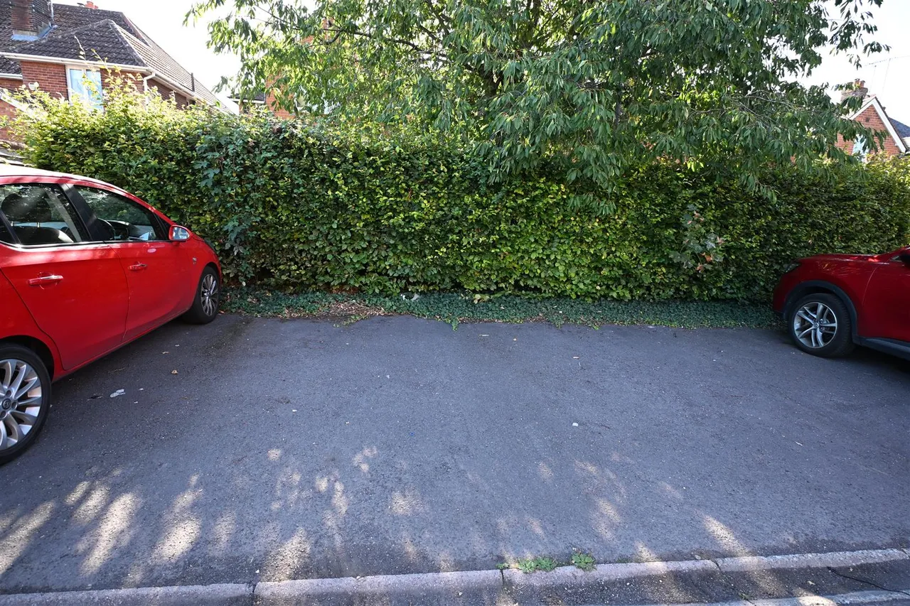 Winchester Road, Basingstoke, photo 11