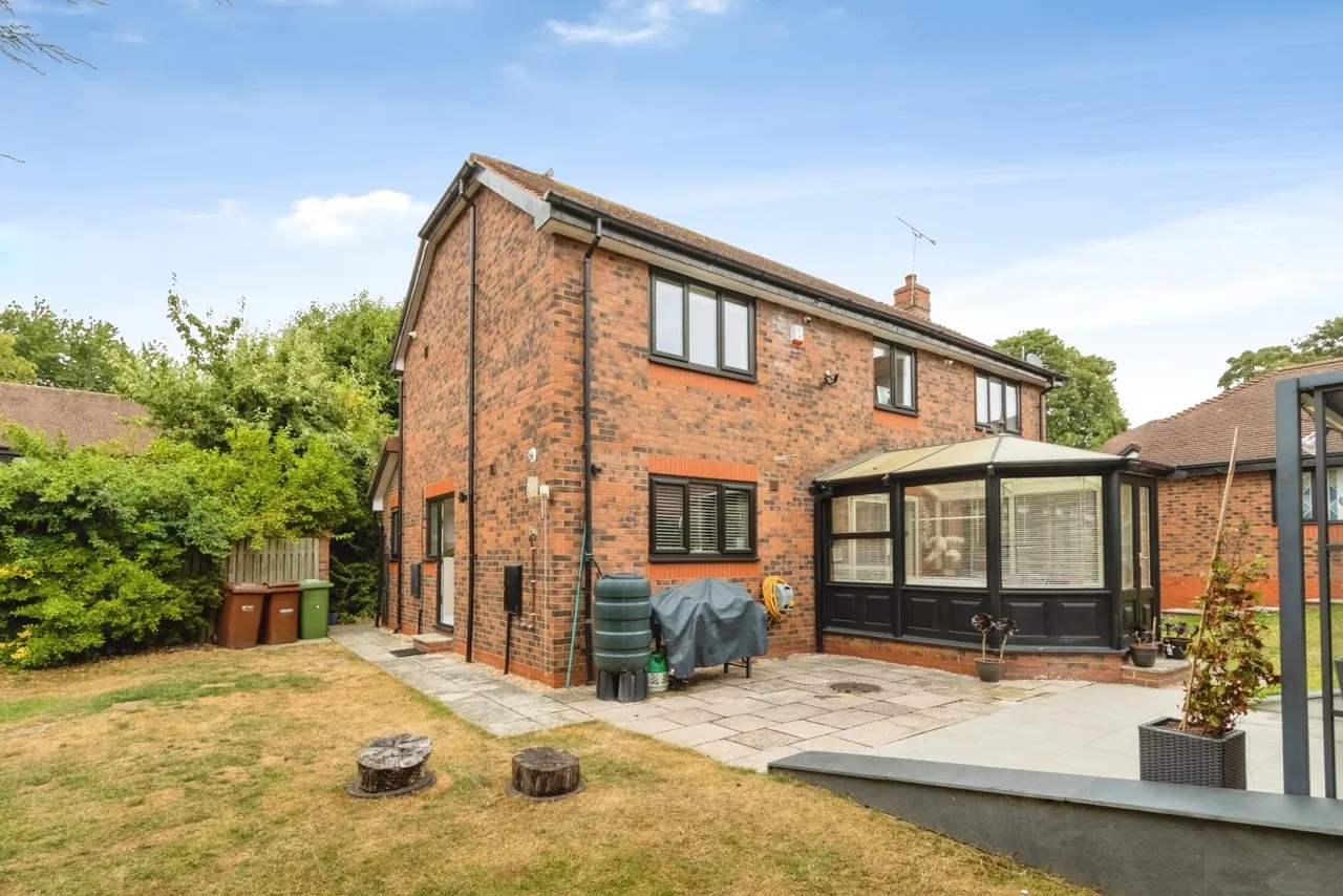 Tudor Lawns, Carr Gate, Wakefield, West Yorkshire, WF2, photo 4
