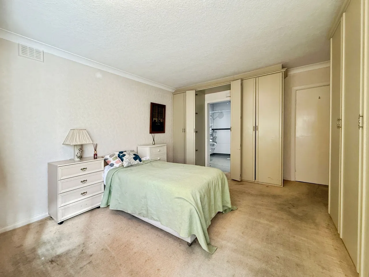 Ladybarn Crescent, Stockport, photo 10