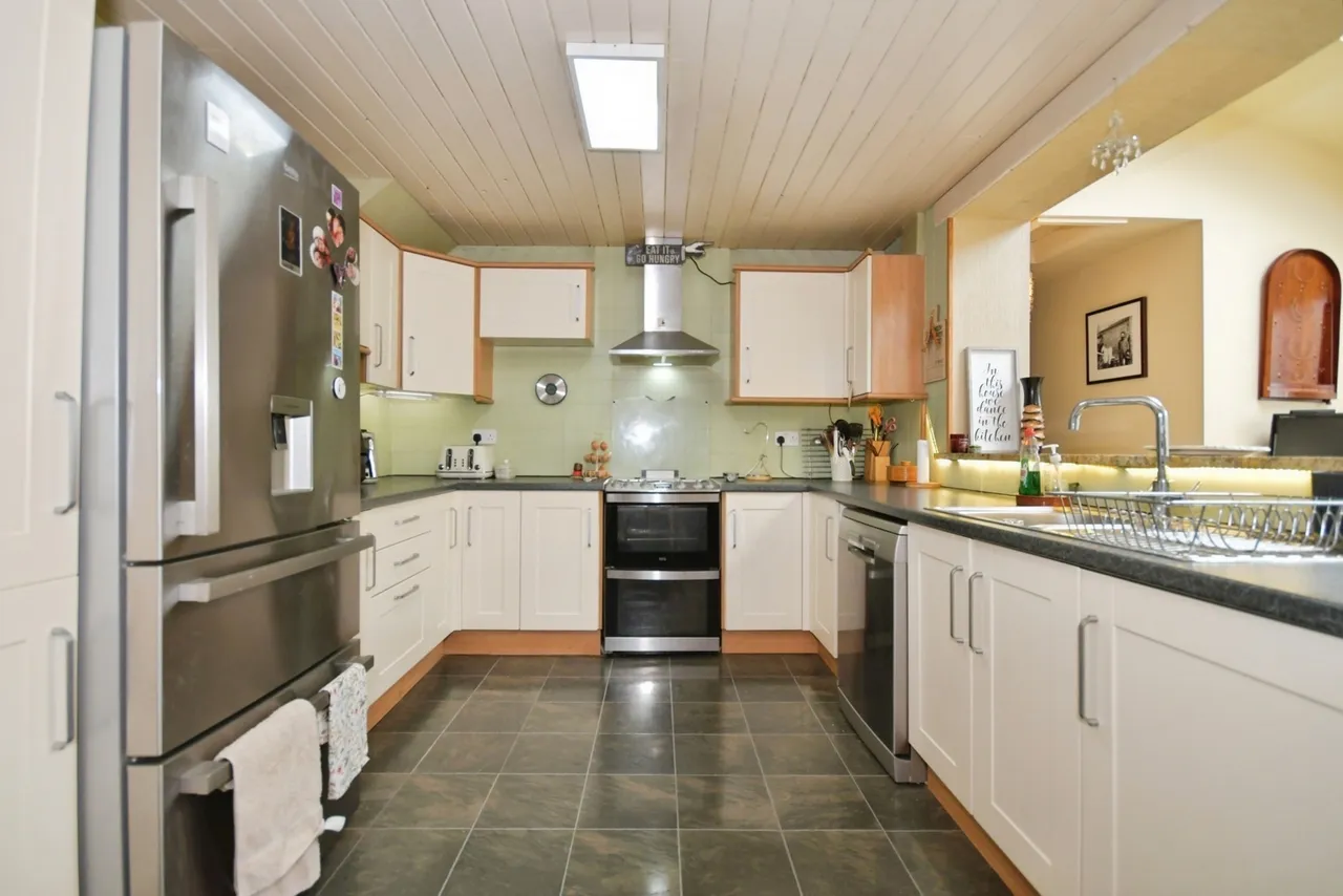 Ferneydale Avenue, Buxton, SK17, photo 7