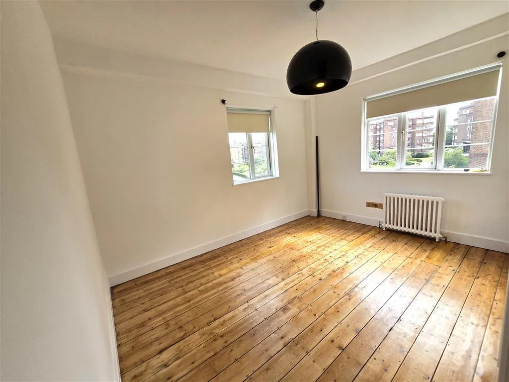 Sir Alexander Road, LONDON, photo 5