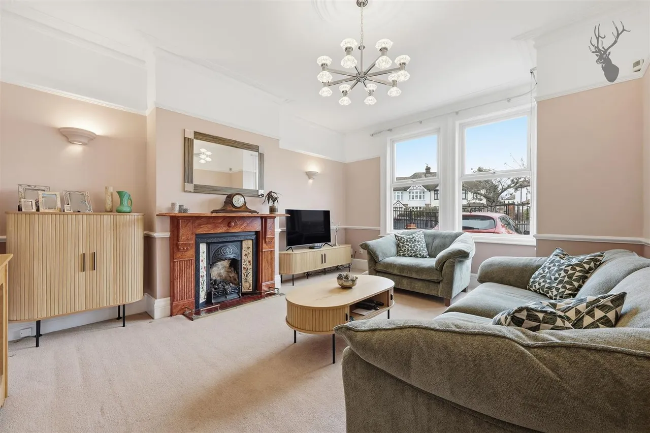 The Ridgeway, London, E4, photo 2