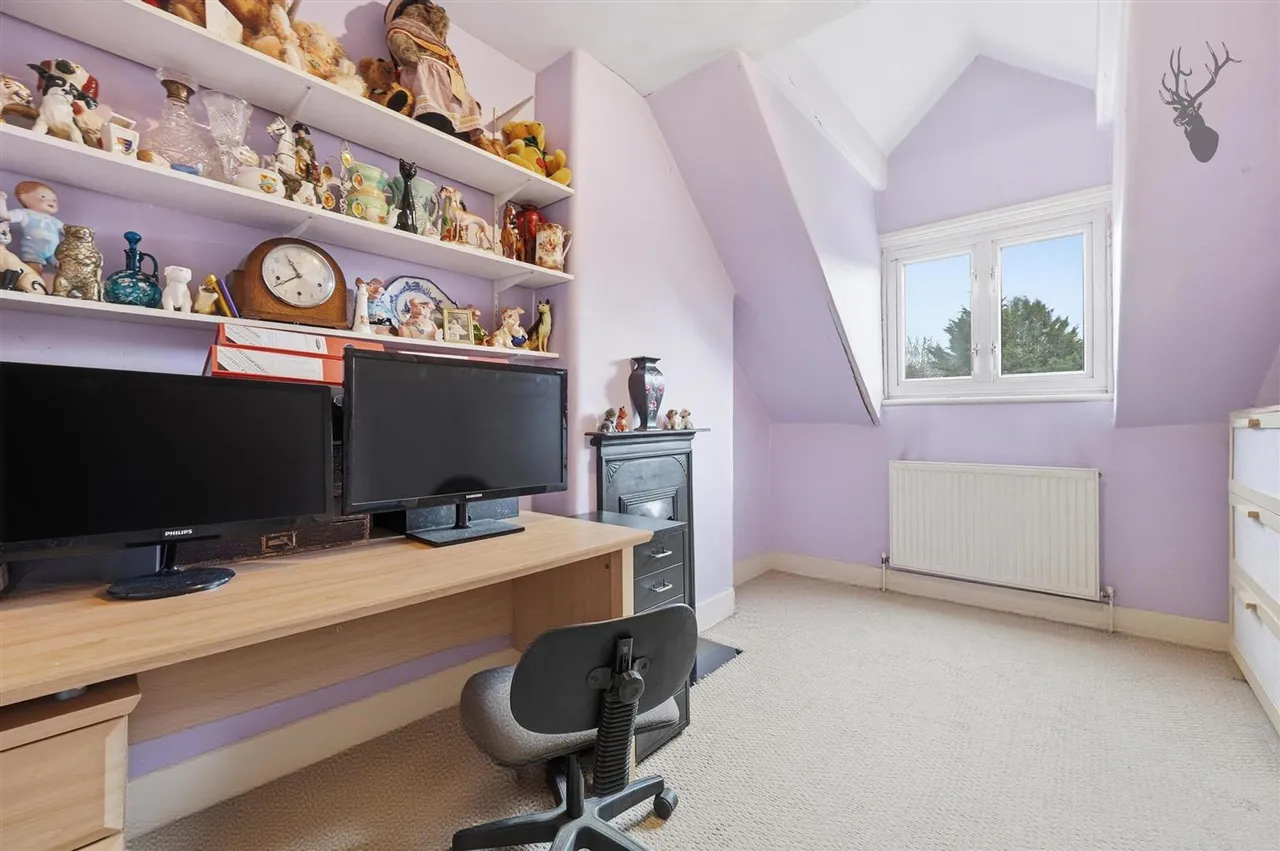 The Ridgeway, London, E4, photo 26