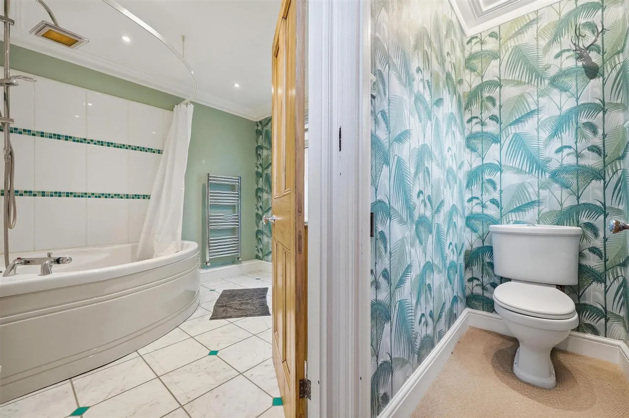 The Ridgeway, London, E4, photo 23