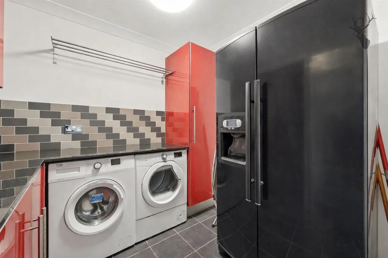 The Ridgeway, London, E4, photo 14