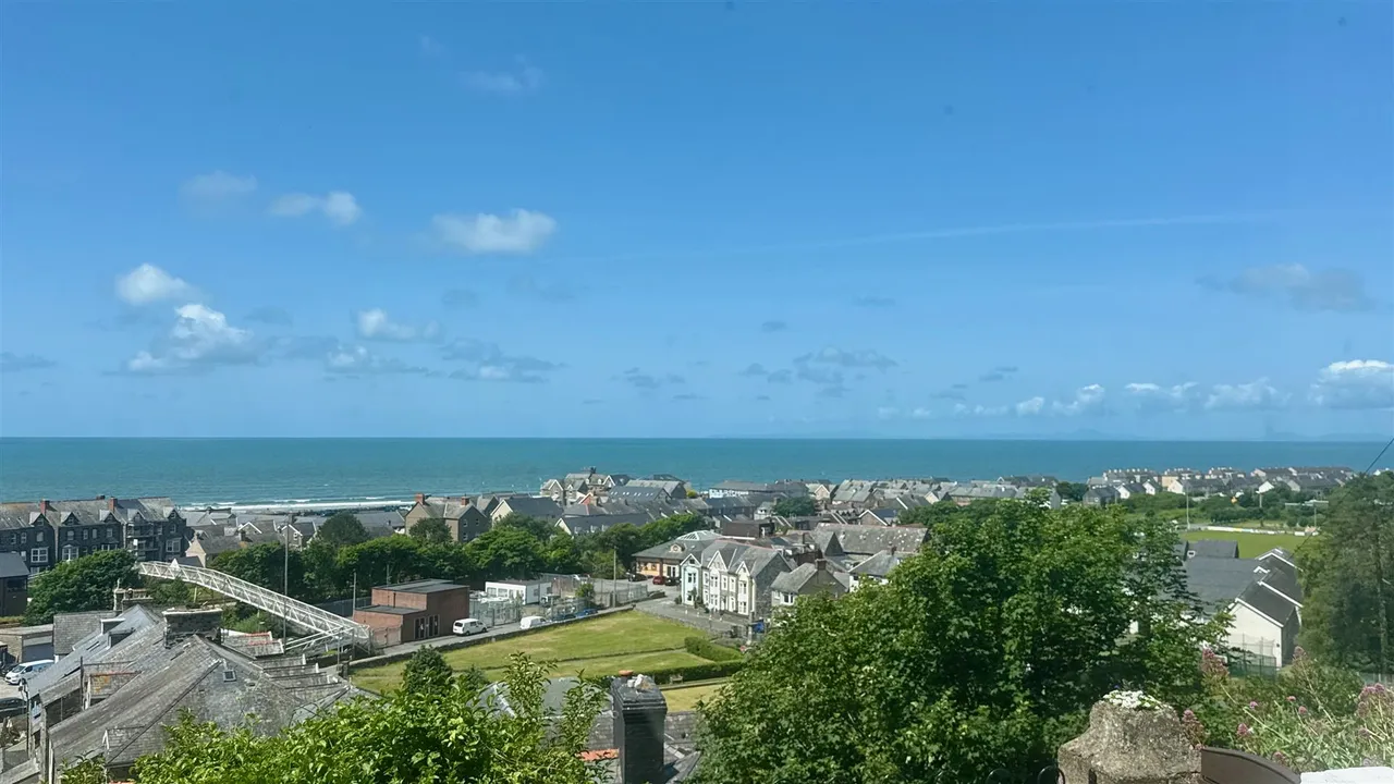 Bryn Awel Terrace, Barmouth, LL42, photo 14