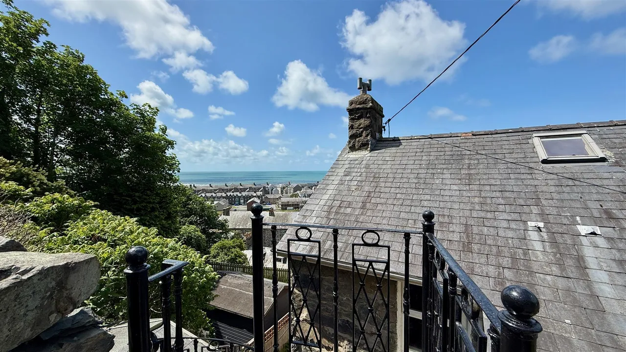 Bryn Awel Terrace, Barmouth, LL42, photo 24