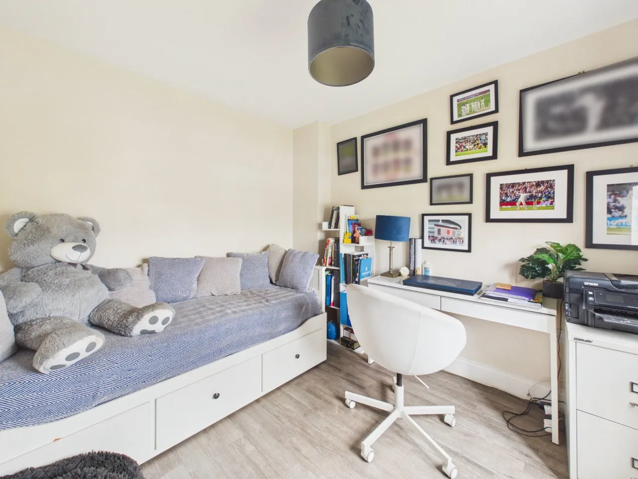 Winter Crescent, Lydney, GL15, photo 8