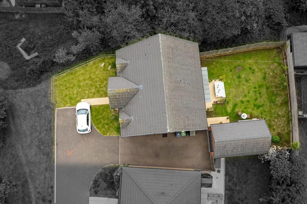 Winter Crescent, Lydney, GL15, photo 24