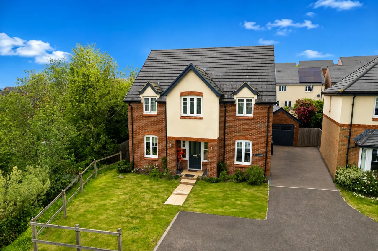 4 bed house for sale, Winter Crescent, Lydney, GL15