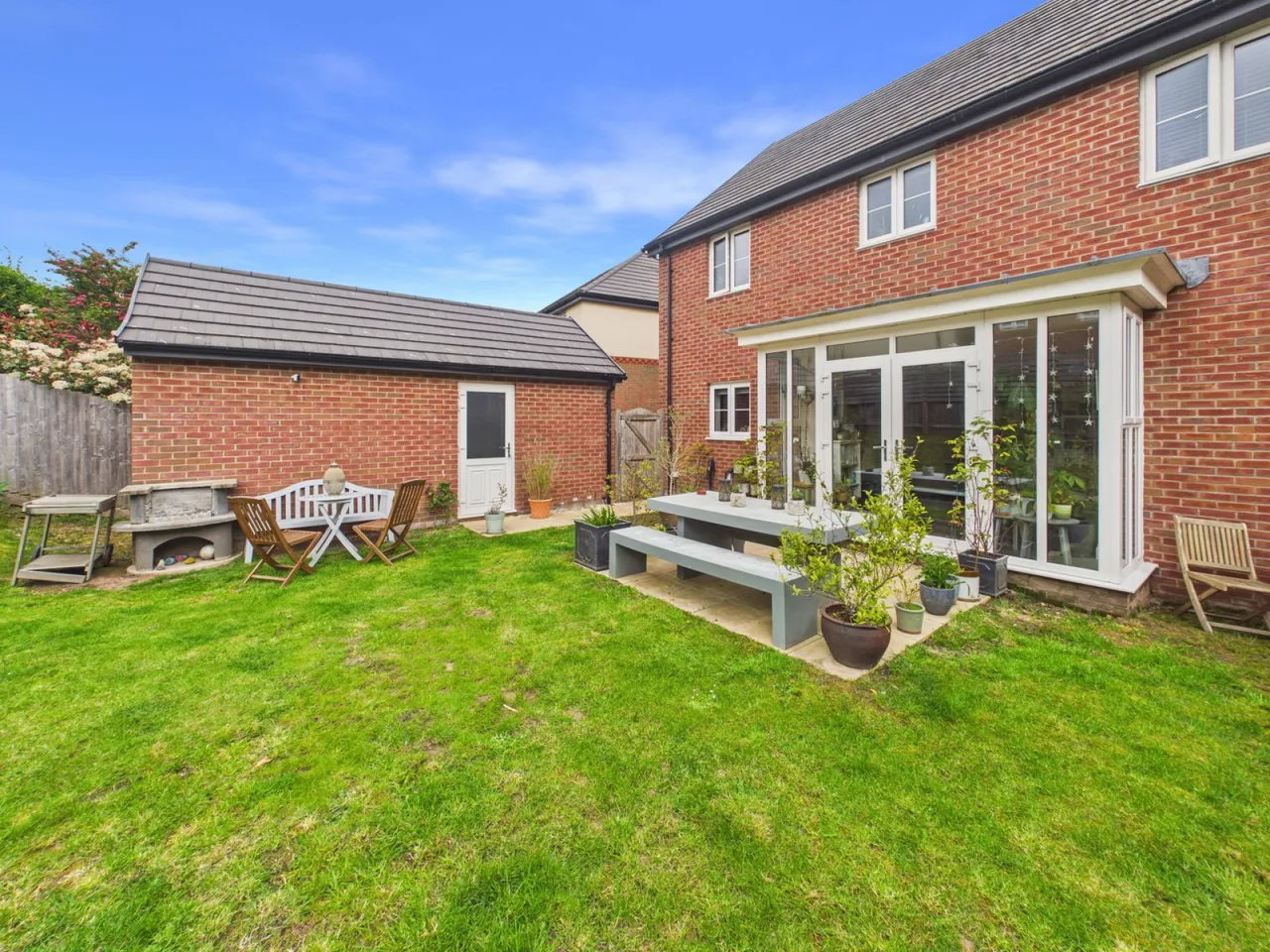 Winter Crescent, Lydney, GL15, photo 23