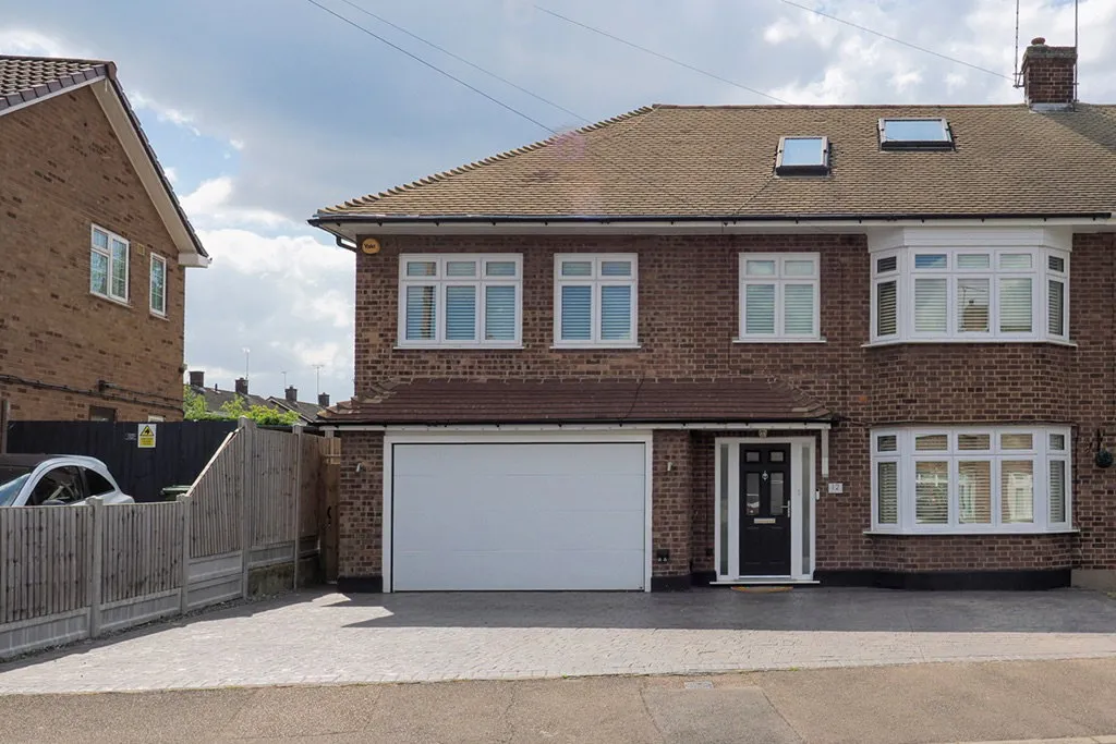 5 bed house for sale, Chelmer Drive, Hutton, CM13