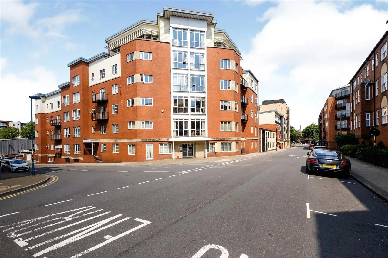 2 bed flat for sale, Townsend Way, Birmingham, B1
