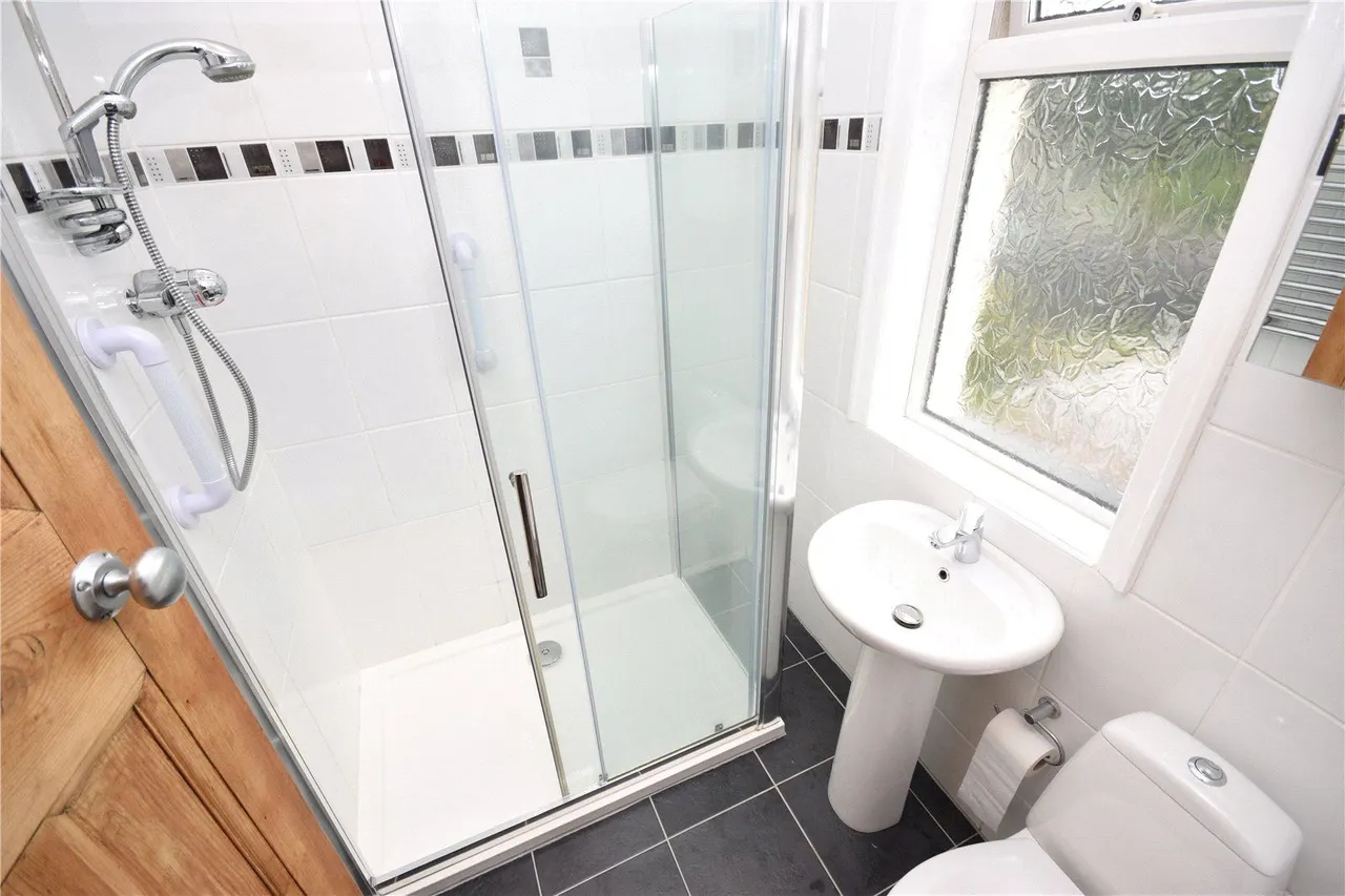 Oxford Avenue, Guiseley, LS20, photo 8