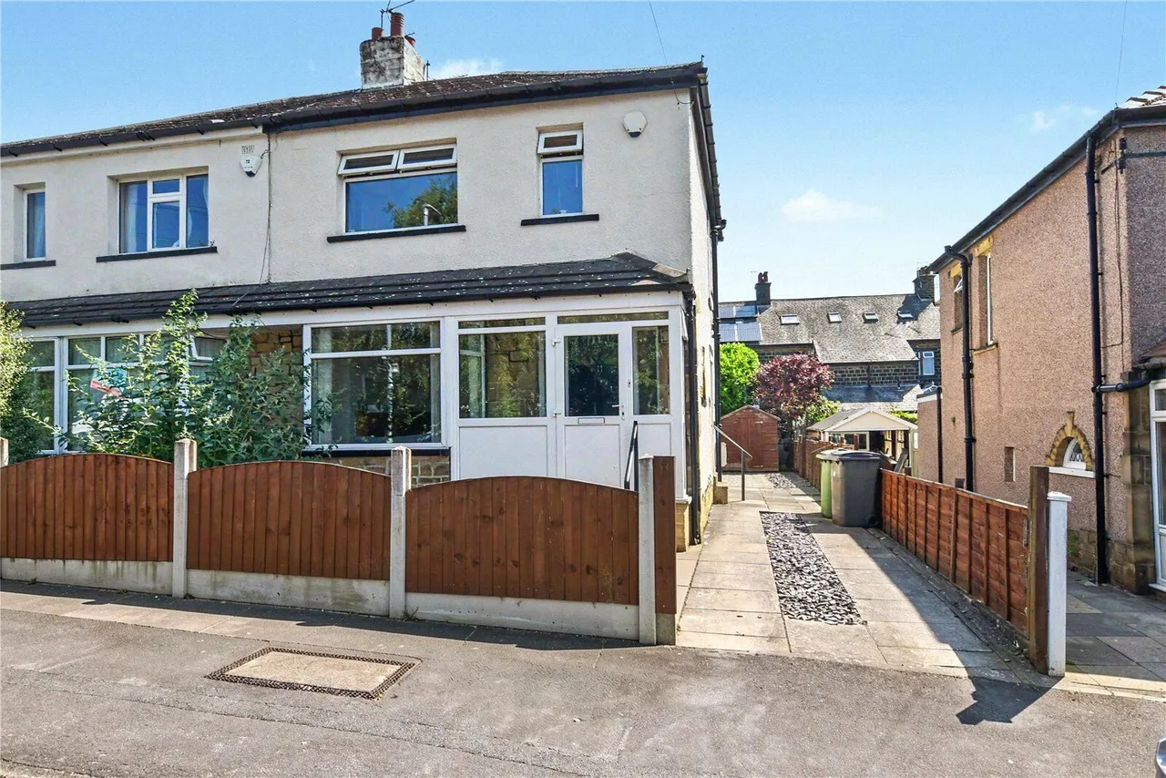 3 bed house for sale, Oxford Avenue, Guiseley, LS20