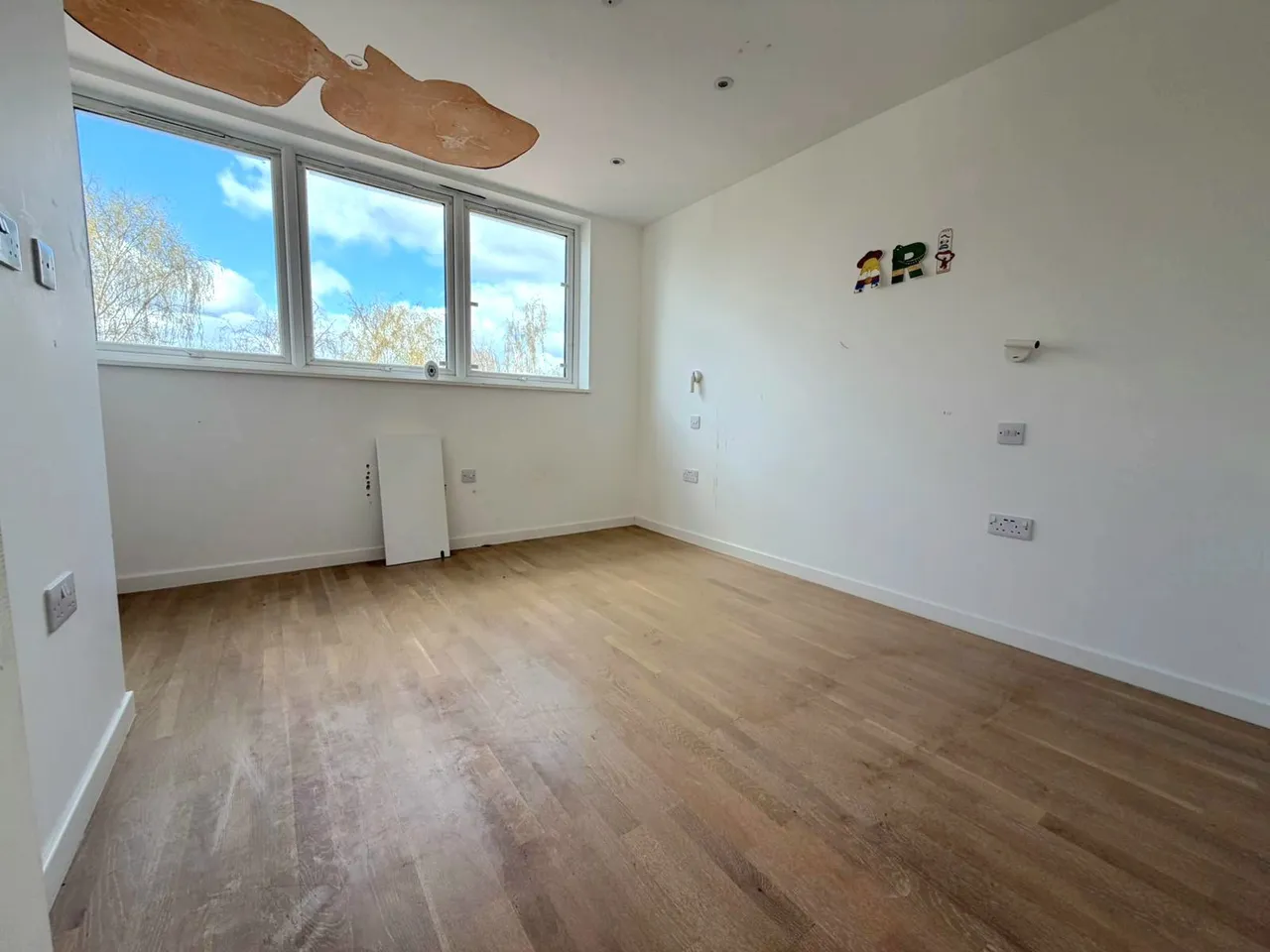 River Court, Woking, GU21, photo 4