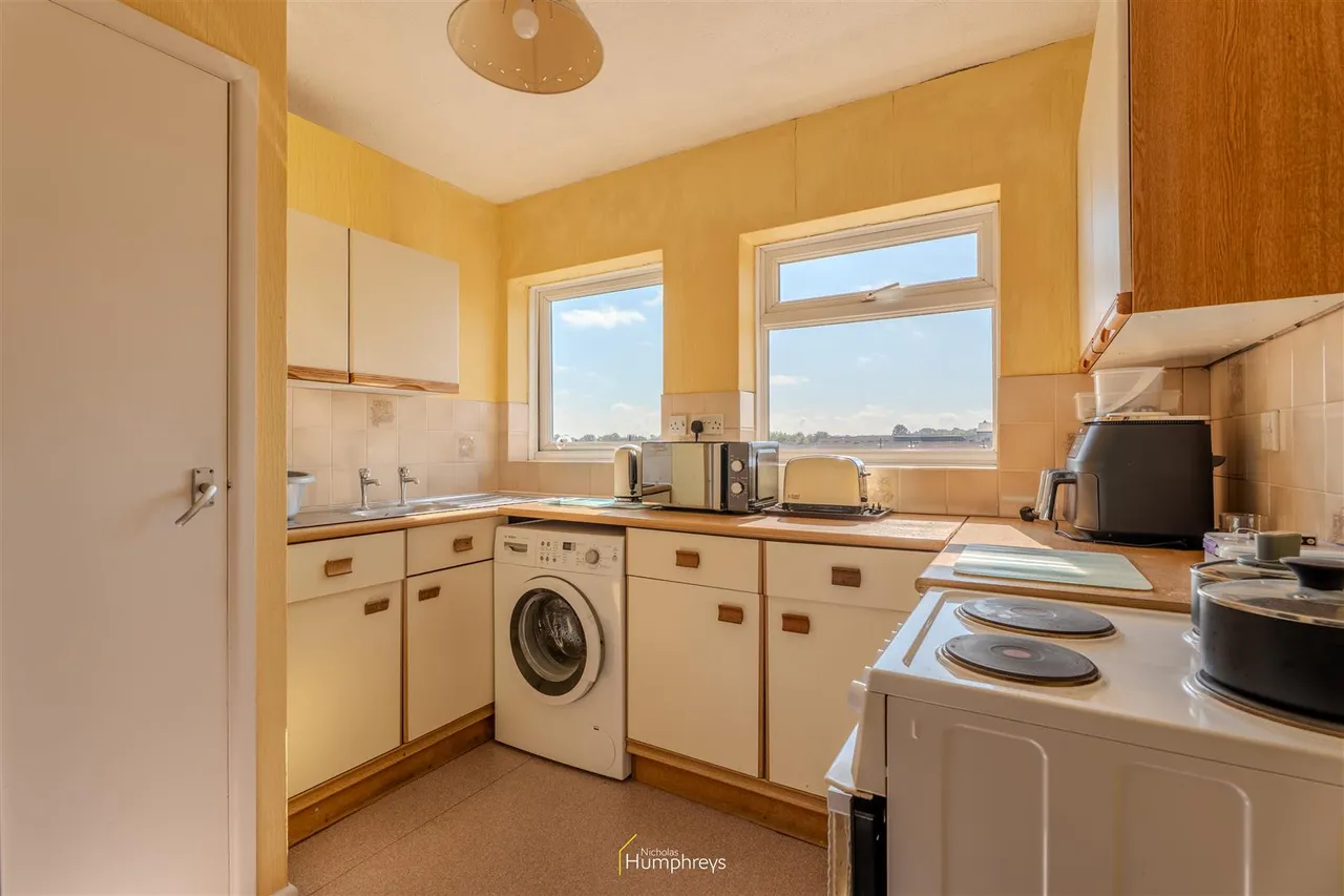 Leigh Road, Wimborne, BH21, photo 2