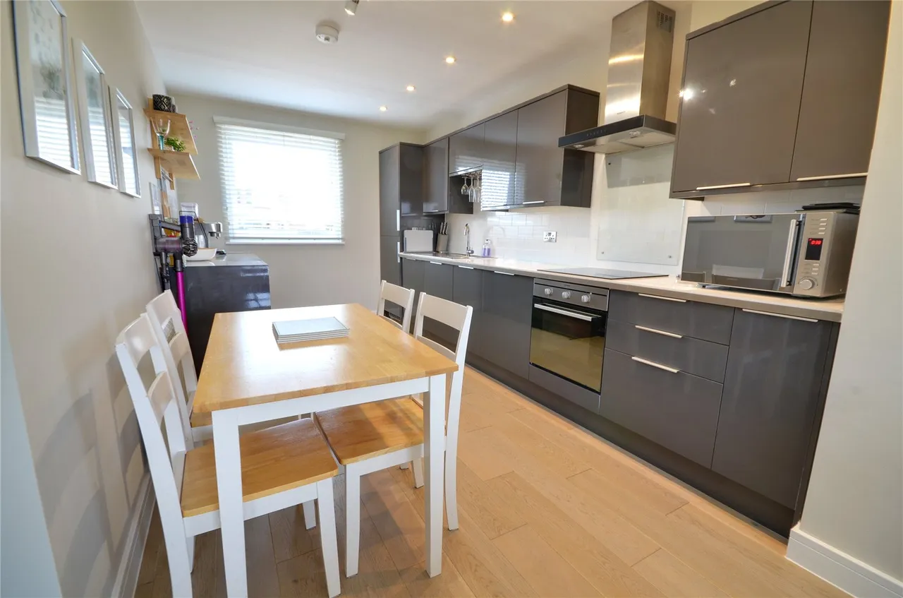 White Lion Close, East Grinstead, RH19, photo 10