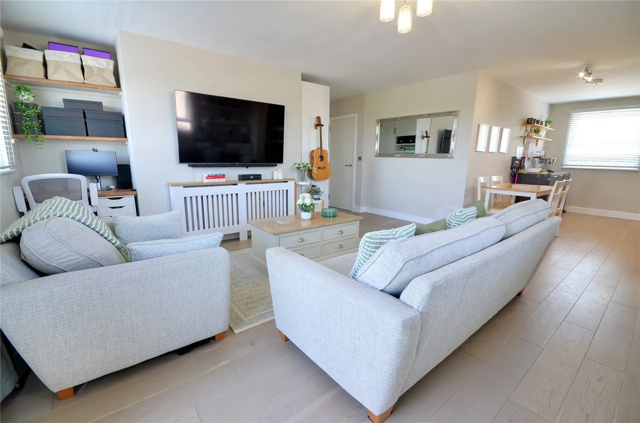 White Lion Close, East Grinstead, RH19, photo 13