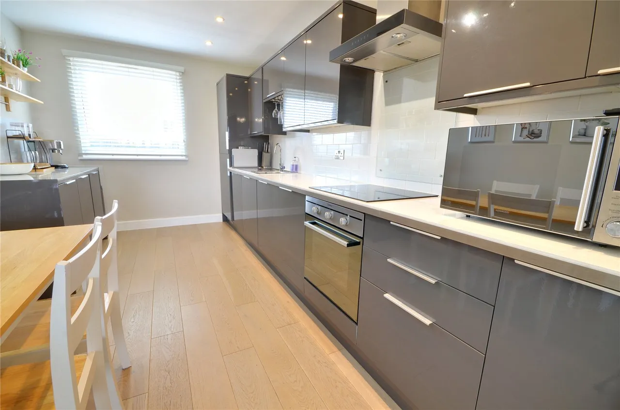 White Lion Close, East Grinstead, RH19, photo 4