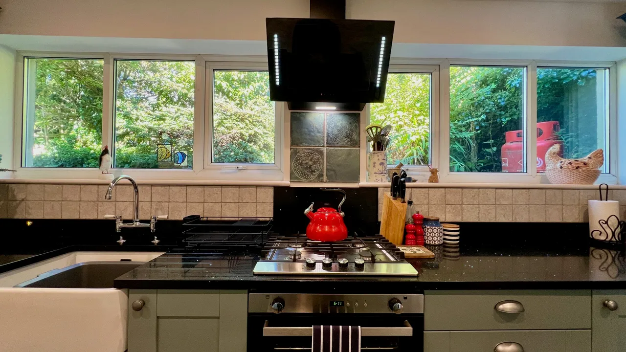Tyn Y Buarth, Llanfair, LL46, photo 5