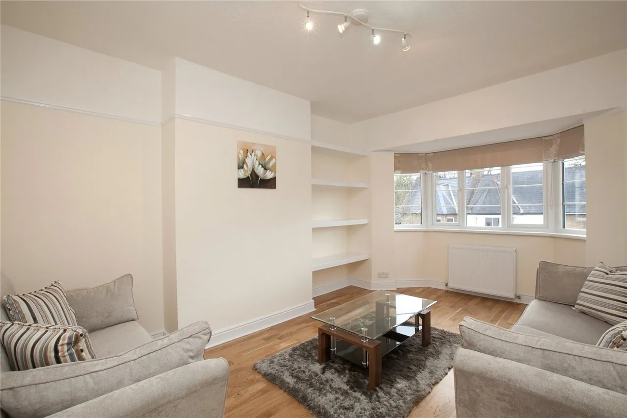 2 bed flat for sale, Crown Road, Muswell Hill, N10