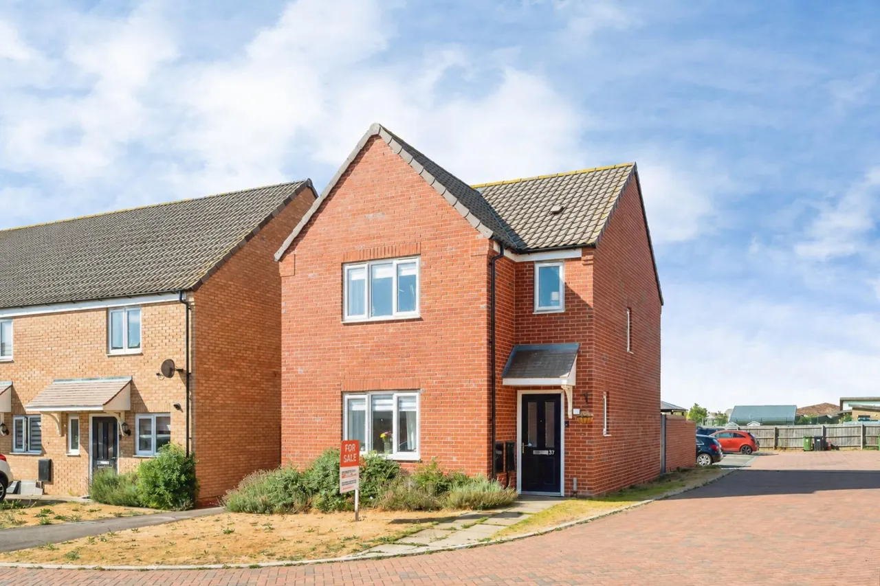 3 bed house for sale, Georgia Mews, Cardea, PE2