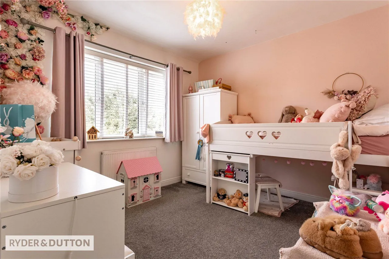 Parkfield Drive, Rhodes, M24, photo 13