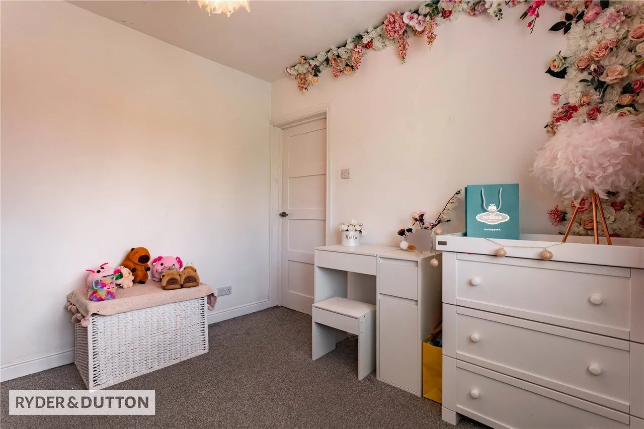 Parkfield Drive, Rhodes, M24, photo 14