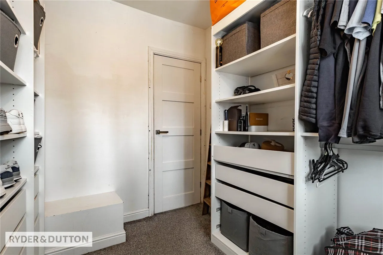 Parkfield Drive, Rhodes, M24, photo 17