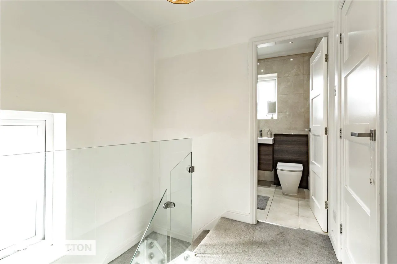Parkfield Drive, Rhodes, M24, photo 10