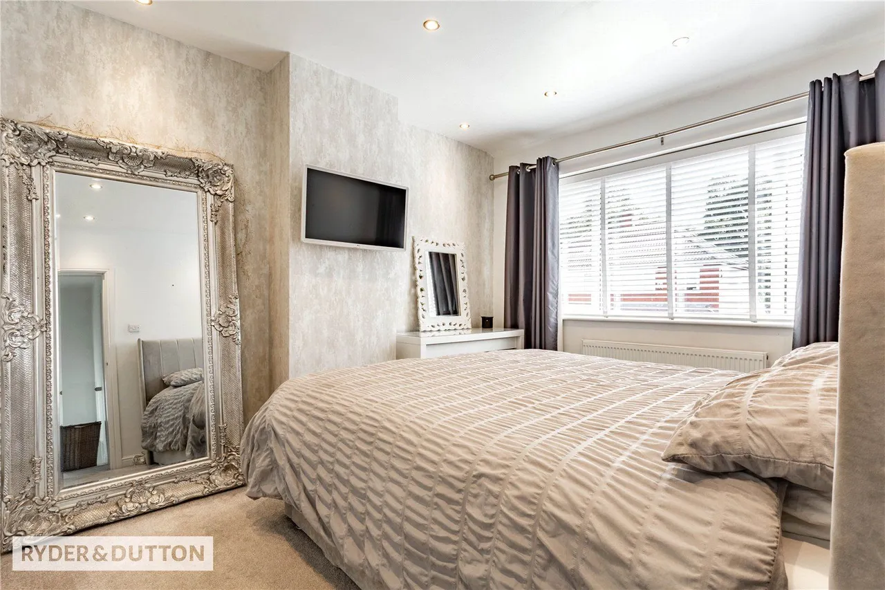 Parkfield Drive, Rhodes, M24, photo 11