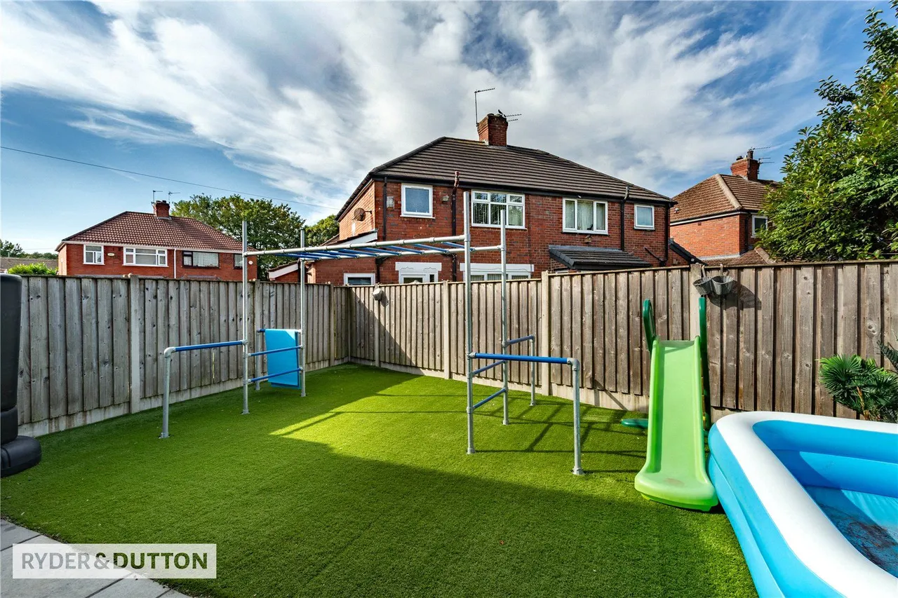 Parkfield Drive, Rhodes, M24, photo 19