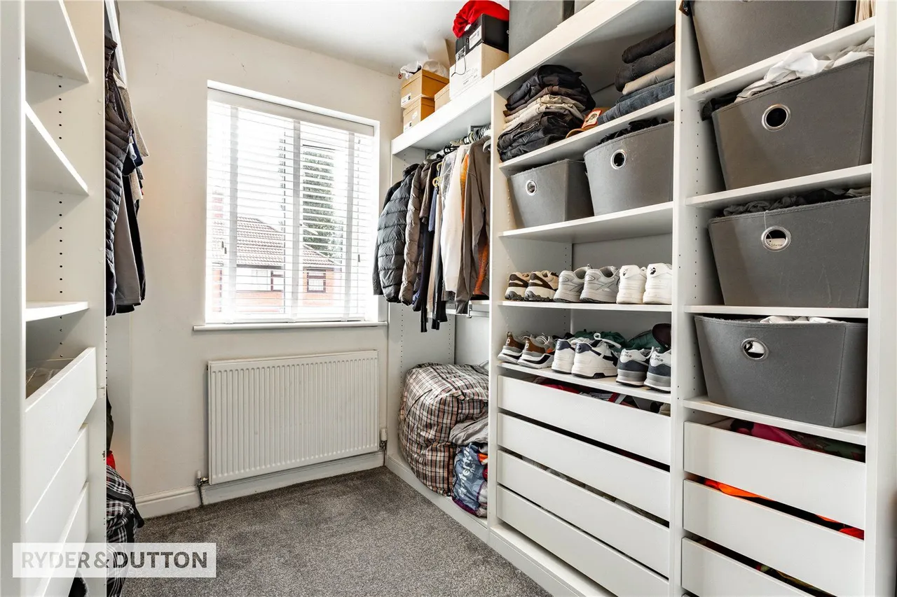 Parkfield Drive, Rhodes, M24, photo 16