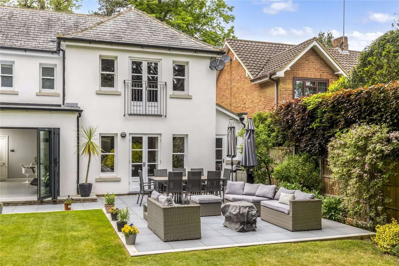 Cobbetts Hill, Weybridge, Surrey, KT13 0UA, photo 9